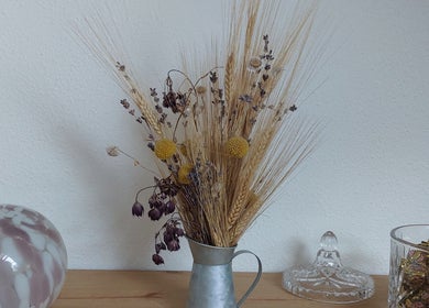 Arrangement floral chez Les Nuances de Julie, Ornans, Bourgogne-franche-comté, FR, apportant charme naturel.