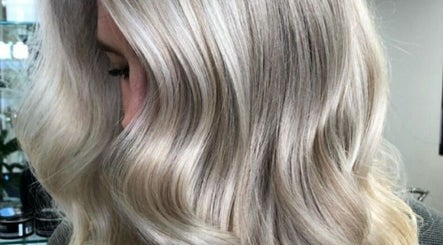 HAIR ELEGANCE'S PARRUCCHIERE UOMO DONNA