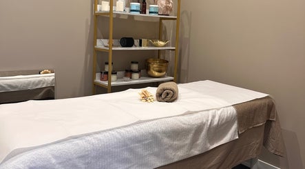 Evelyn Lash & Permanent Makeup image 2