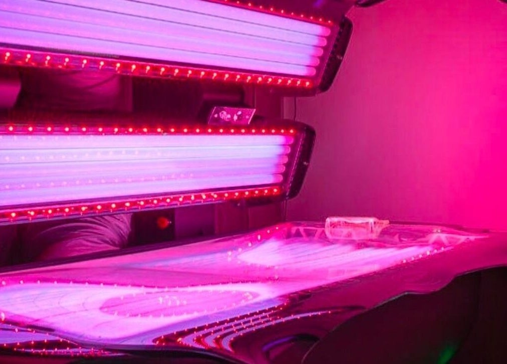 Lettino abbronzante rosa a Sublime esthetique, Lazio, Lazio, IT