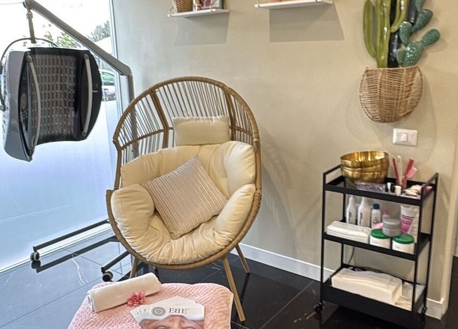 Poltrona per relax a Sublime esthetique, Lazio, Lazio, IT, con decorazioni moderne.