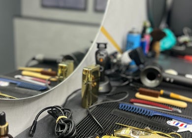 Barber tools at Goldenblade GC Barbershop in Surfers Paradise, Queensland, AU showcasing expert grooming.