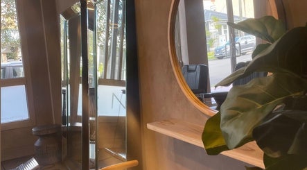 Nikola Krstev Salon