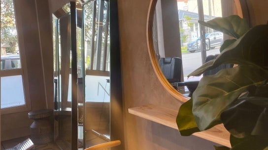 Nikola Krstev Salon