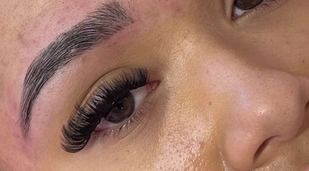 Pretty little lashes