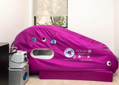 Advanced oxygen therapy pod at Lux Clinic in Johannesburg, Gauteng, ZA for rejuvenating wellness sessions.