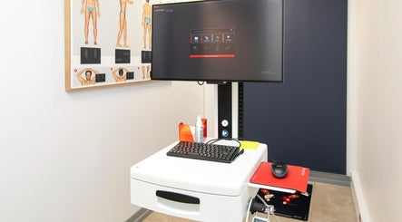 Modern diagnostic equipment at Lux Clinic, Johannesburg, Gauteng, ZA offers advanced beauty care solutions.