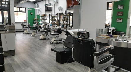 No'1 Barbers, No'1 Hair Clinic