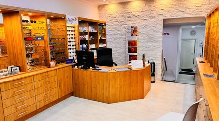 M S Kalsi Opticians - Surbiton – obraz 2