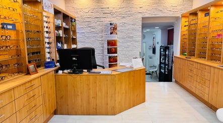 M S Kalsi Opticians - Surbiton – obraz 3