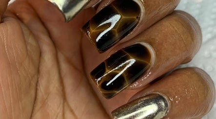 Lavishednailz image 3