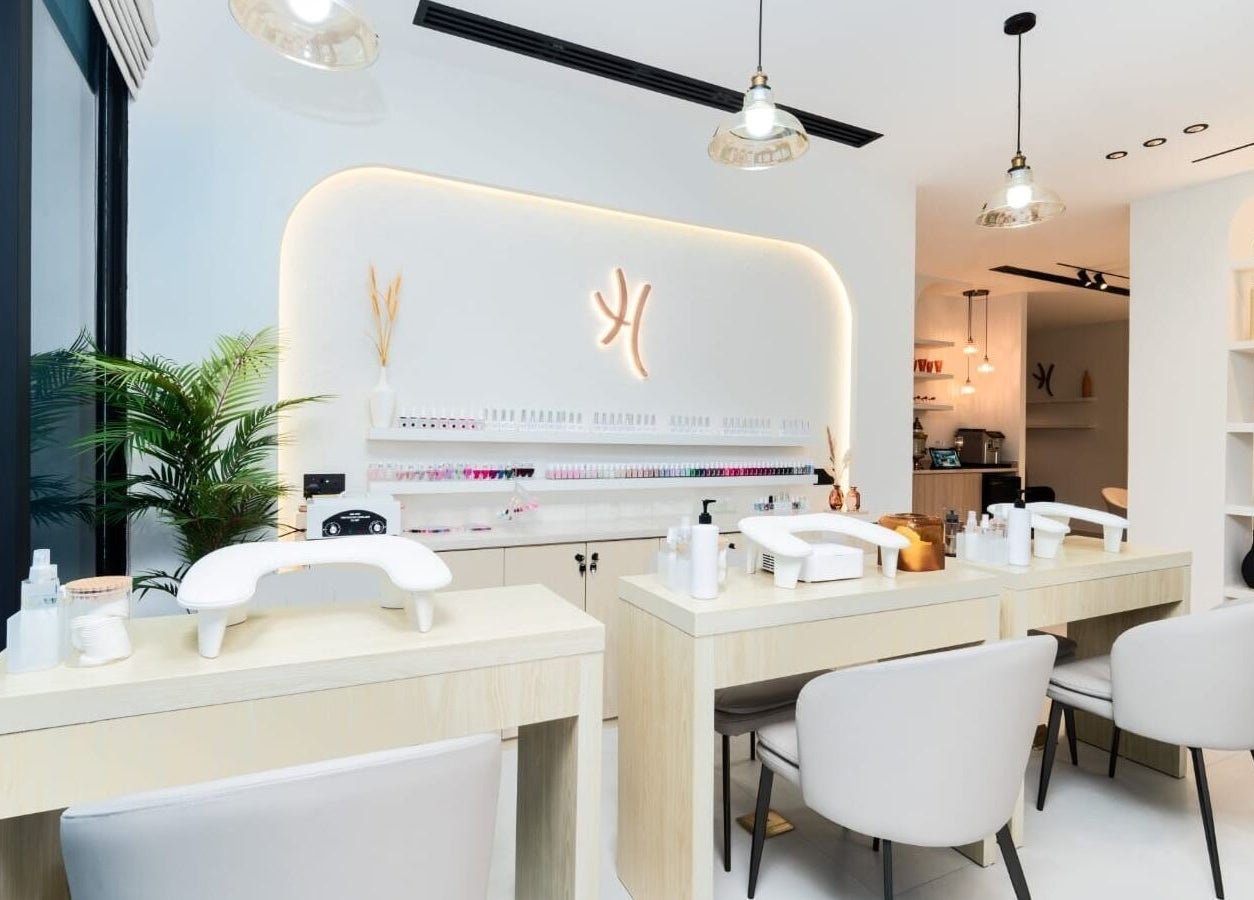 Modern interior of Huracan By Amel - Ladies in Dubai, Dubai, AE featuring stylish nail bar and decor.