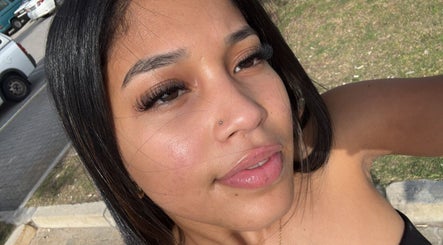 Close-up of a woman's radiant skin and makeup by Samaj Beauty Projects in Cape Town, Western Cape, ZA.