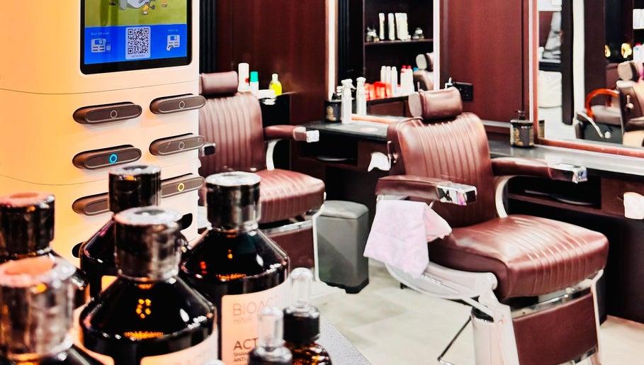 Glance Luxury Gents Salon – obraz 1