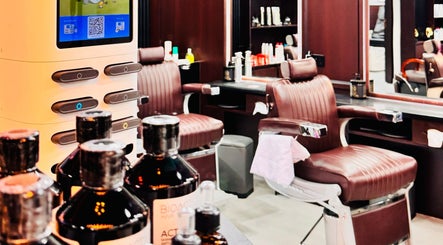 Glance Luxury Gents Salon