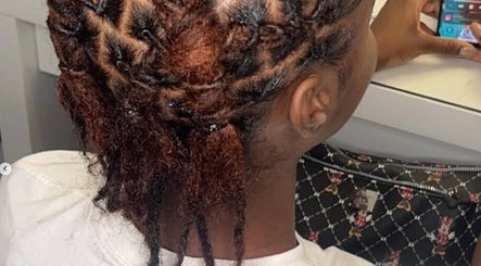 Blessed Hair Stylist, bilde 3