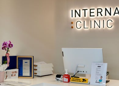 Welcoming reception at Internal Clinic, Chatswood, New South Wales, AU with decorative elements.