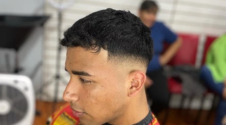 Ballas barber image 2