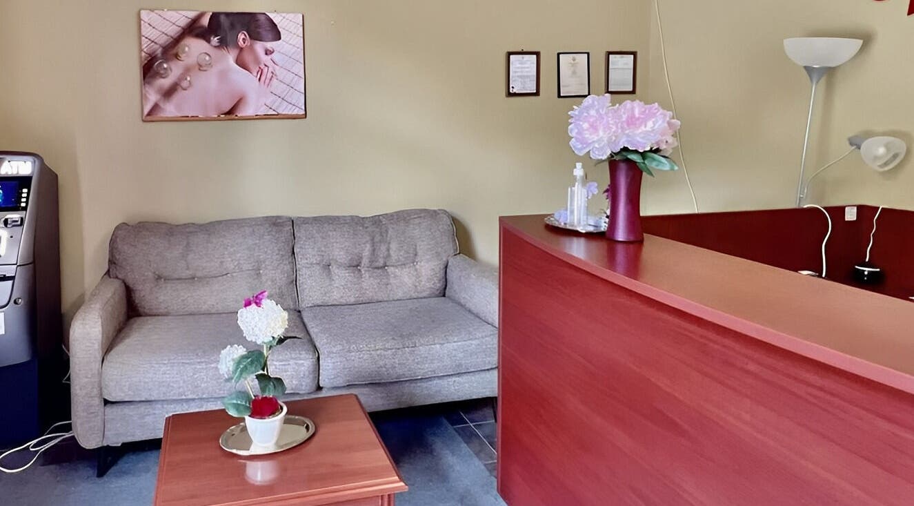 Cozy lounge with sofa at Spring Sunny Spa, Chesapeake, Virginia, US.