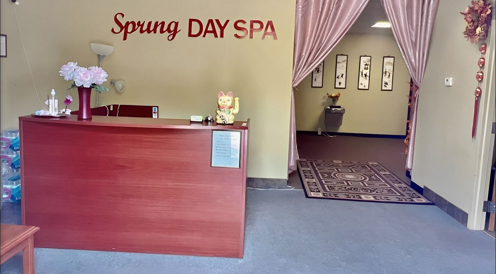 Elegant reception at Spring Sunny Spa, Chesapeake, Virginia, US with a warm and inviting ambiance.