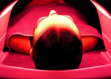 Relaxing LED light therapy at The Pampered Cow in Hixon, England, GB for radiant skin.