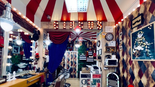 Circus Barber Diego de León