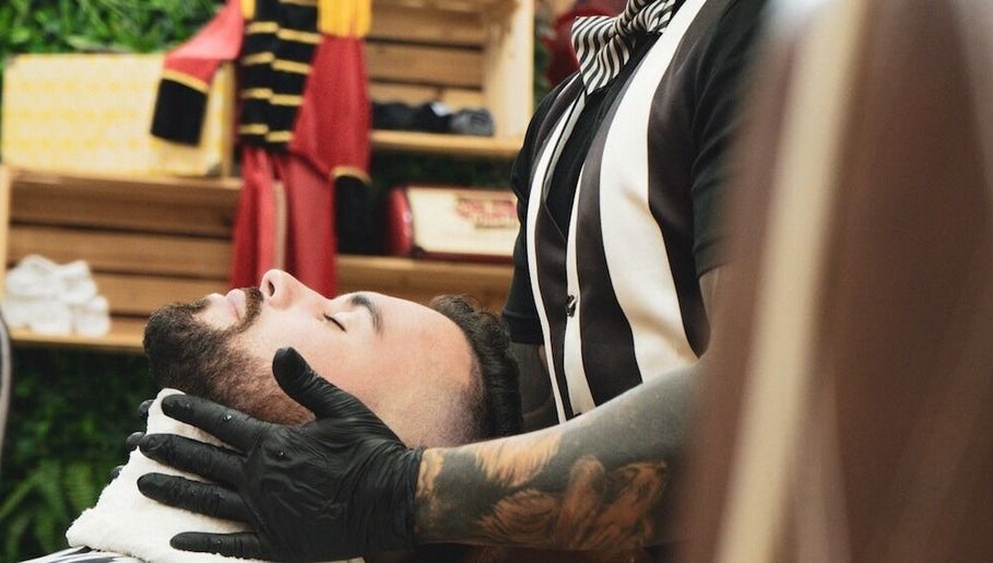 Servicio de afeitado en Circus Barber San Bernardo, Madrid, Comunidad De Madrid, ES.