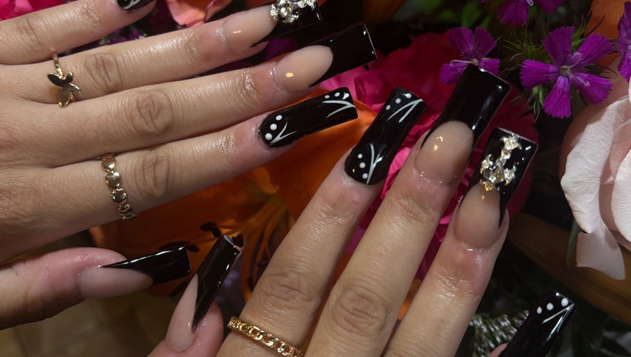 Simplysix.nails image 1