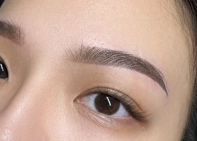 Close-up of beautifully shaped brows at Lamoon Brow Studio, Singapore, SG showcasing expert brow design.