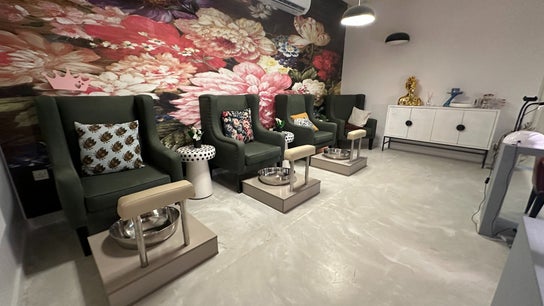 Purple Nail Spa Alyasmin
