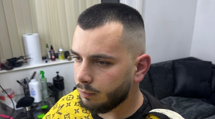 ZEN  VIP STUDIO BARBER image 3