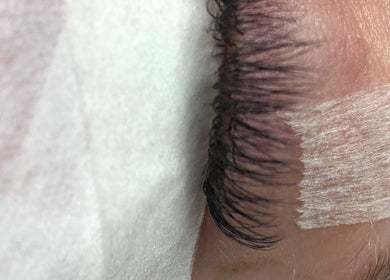 Close-up of expertly applied eyelash extensions at Pāshoa, Pershore, England, GB.
