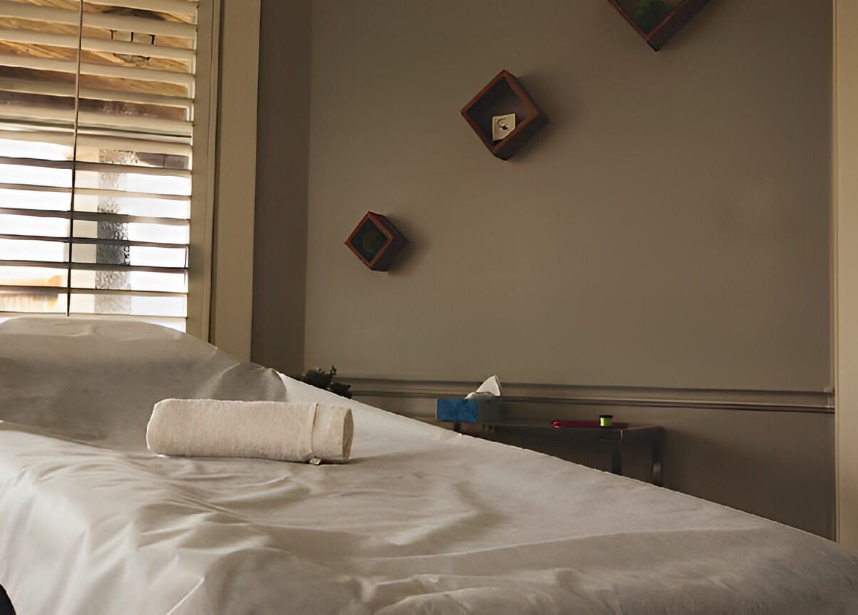 Beauty Destination Brow and Wax Bar (BURLINGTON) tranquil treatment room in Burlington, Ontario, CA.