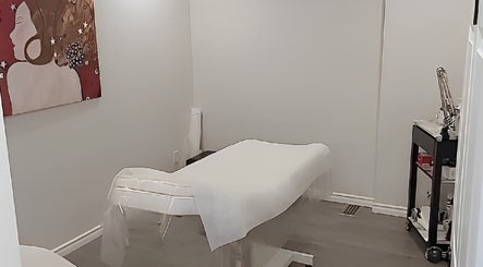 Beauty Destination Brow and Wax Bar (BURLINGTON) image 3