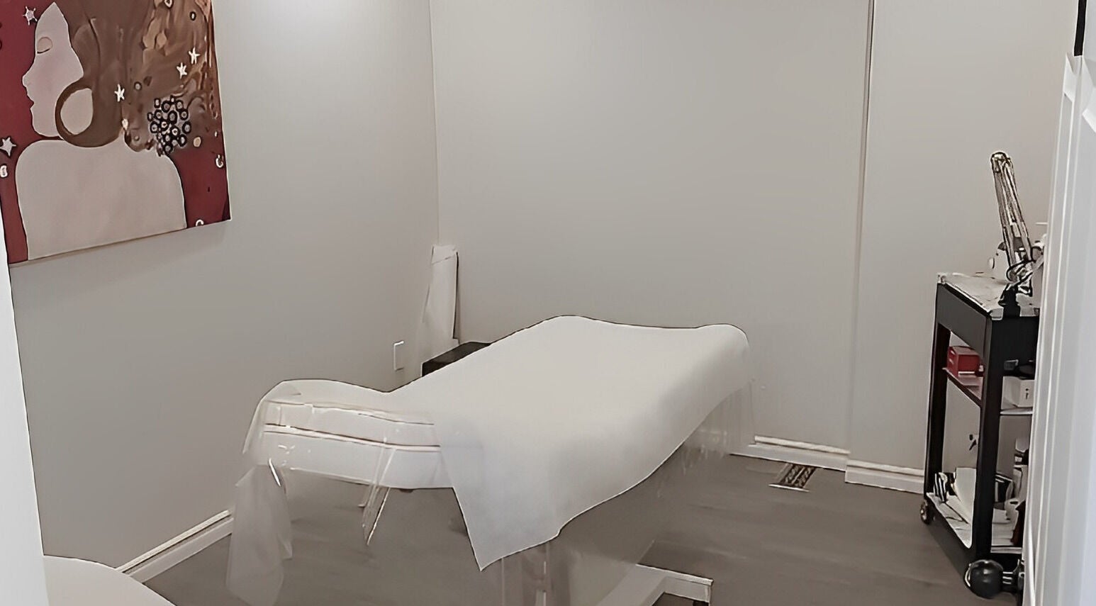 Tranquil treatment room at Beauty Destination Brow and Wax Bar, Burlington, Ontario, CA, featuring a cozy bed.