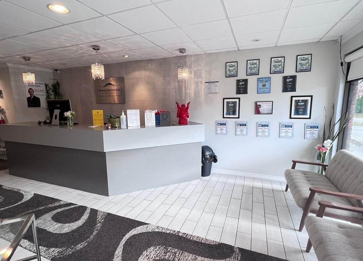 Reception area of Beauty Destination Brow and Wax Bar in Burlington, Ontario, CA, featuring a modern design.