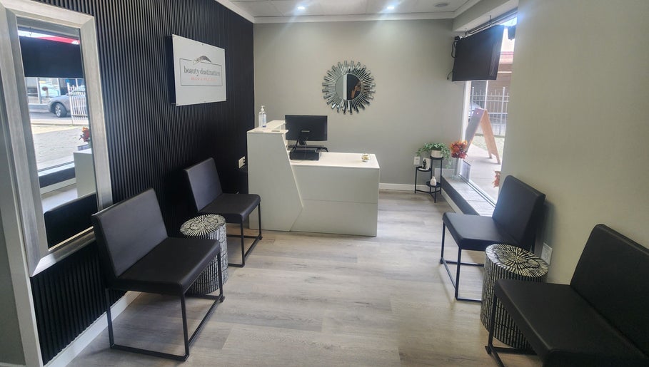 Beauty Destination Brow n Wax Bar (OAKVILLE) kép 1