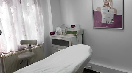 LUCIA BEAUTY SALON image 2