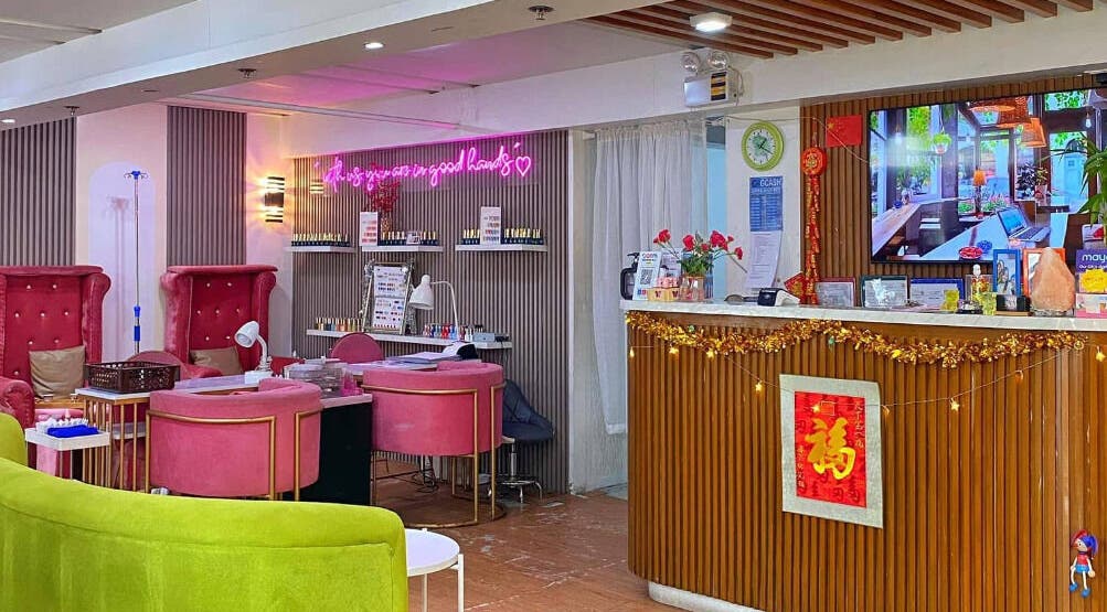 Elegant interior of Daily Lounge Salon in Makati, Metro Manila, PH with plush seating and stylish decor.