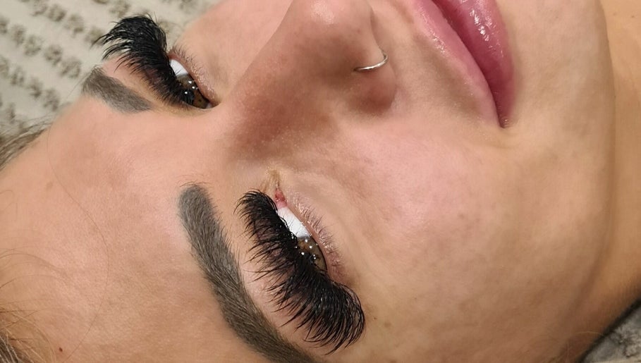 Iconic Beauty image 1