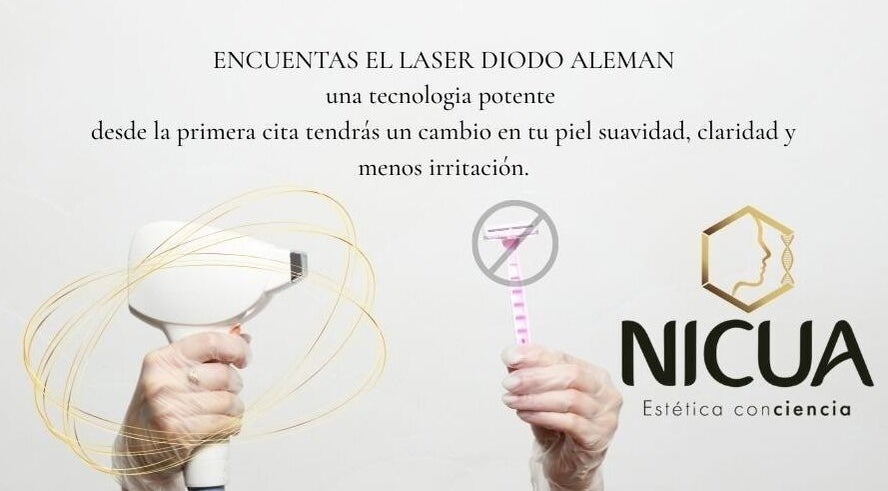 Mano sosteniendo láser en NICUA Estetica Con.ciencia, belleza avanzada en Bogotá, Bogotá, CO.