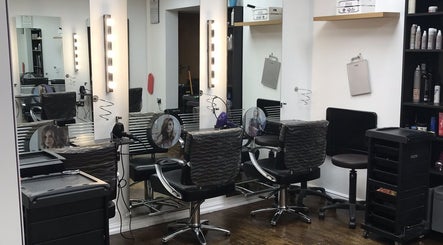 The Salon For Hair 3paveikslėlis