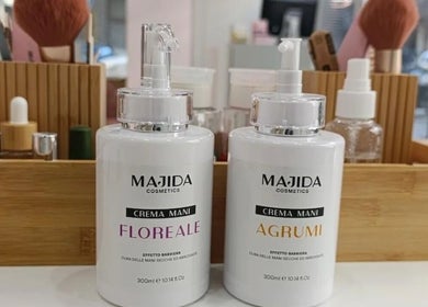 Productos de belleza Majida en Trendy y Nails Poble Sec, Barcelona, Catalunya, ES.