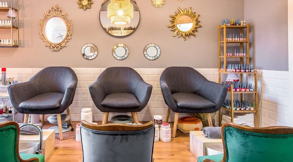 Espacio de manicura elegante en Maison de Beauté, Madrid, Comunidad De Madrid, ES.