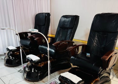 Pedicure chairs at Ajijic Nails Salón in Ajijic, Jalisco, MX offer ultimate relaxation and style.