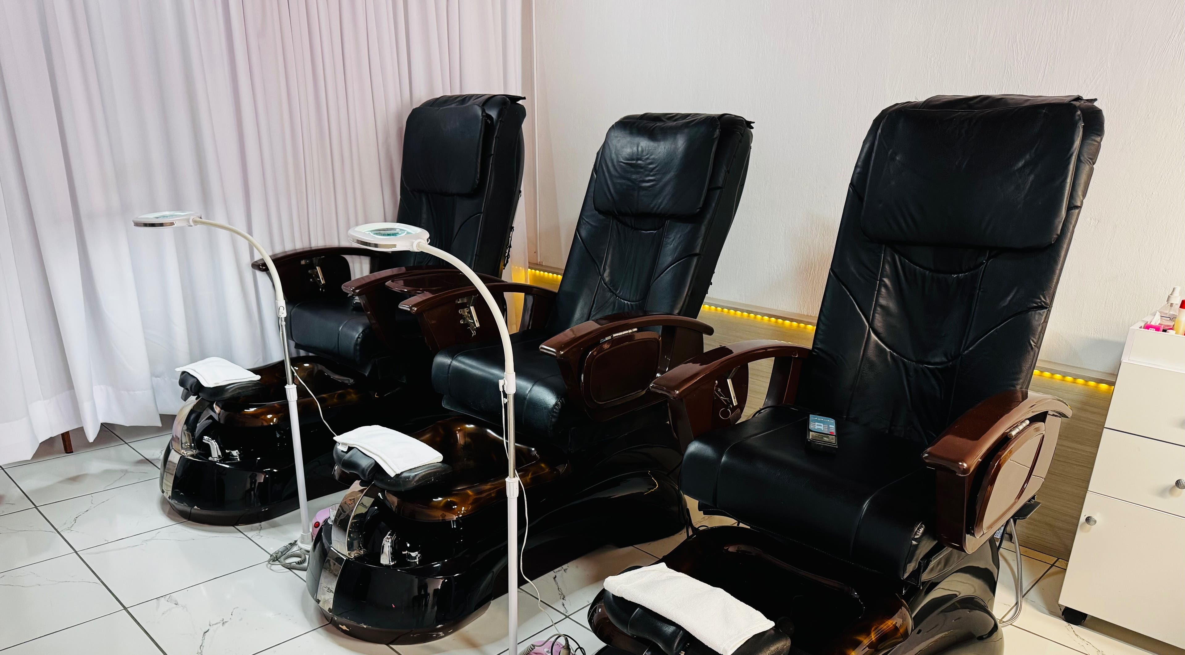 Pedicure chairs at Ajijic Nails Salón in Ajijic, Jalisco, MX offer ultimate relaxation and style.