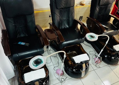 Luxurious pedicure chairs at Ajijic Nails Salón, Ajijic, Jalisco, MX, promising relaxation and comfort.