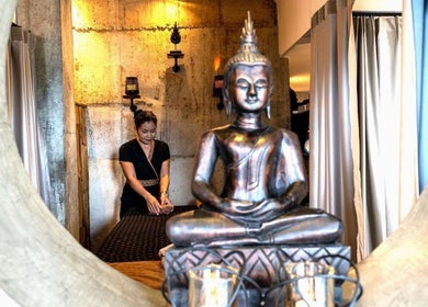 Highlands Spa offers a serene massage experience in ตำบล ศาลาด่าน, กระบี่, TH with calming decor.