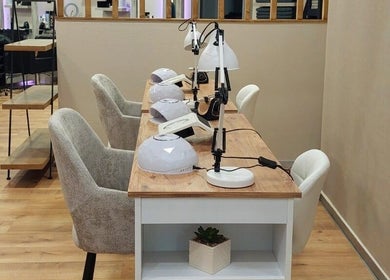 Μοντέρνος χώρος μανικιούρ στο Soho Hair Style & Nails, Λάρισα, GR.