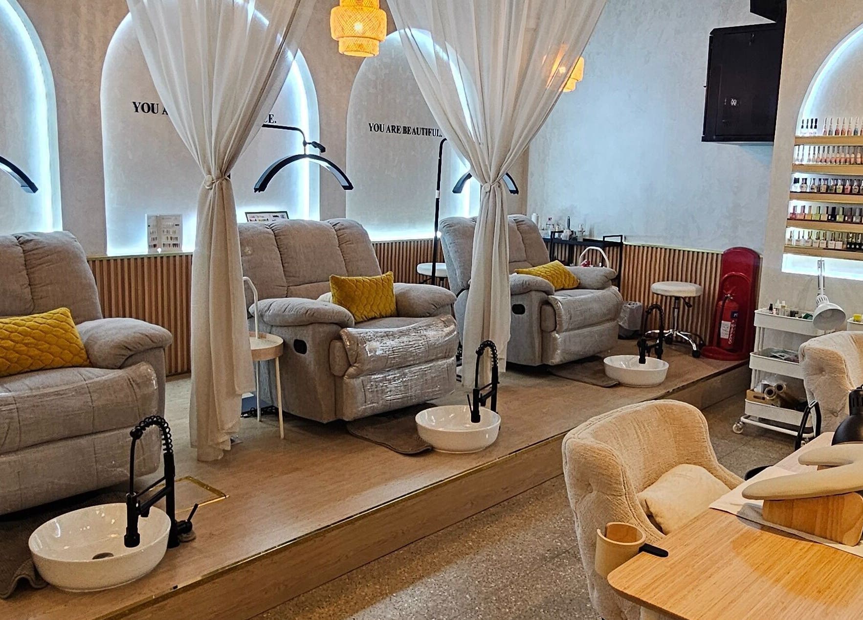 Luxurious seating at Lumina Nail & Lash Salon, الدوحة, بلدية الدوحه, QA. A serene setting with plush chairs.